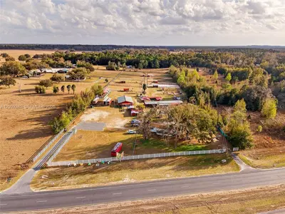 Established Petting Zoo with Extensive Animal Infrastructure