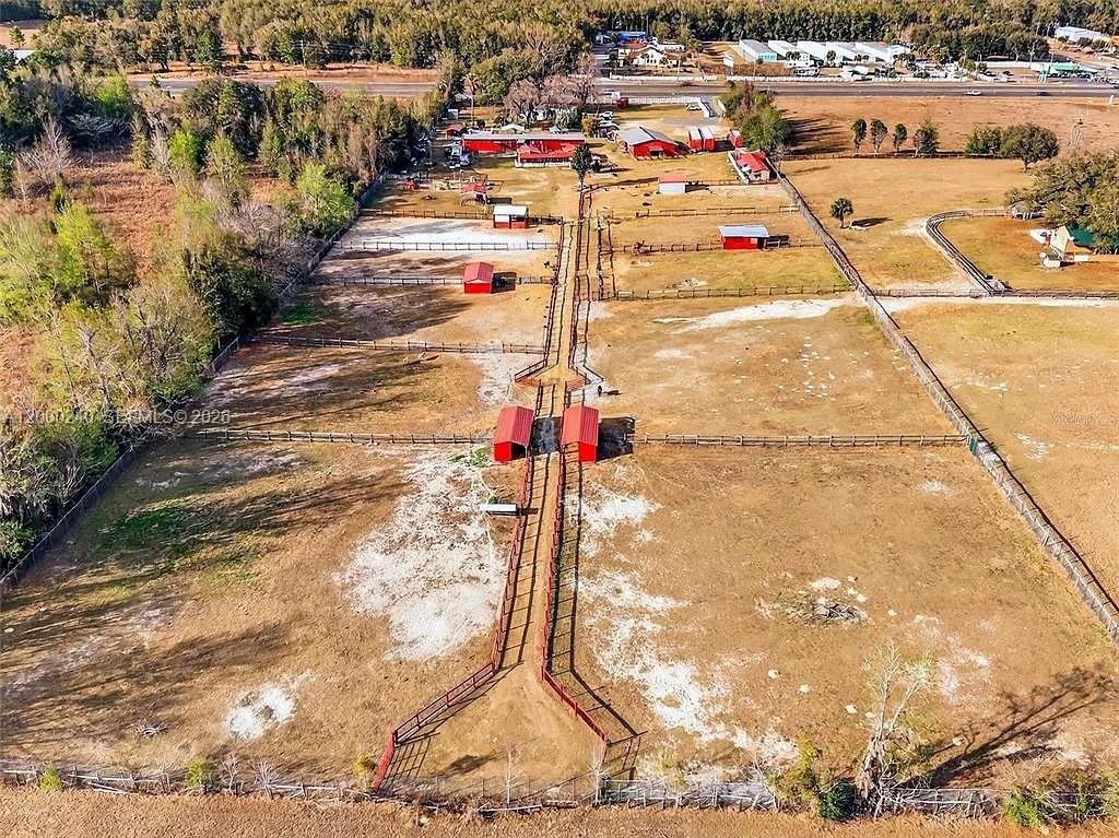 Established Petting Zoo with Extensive Animal Infrastructure