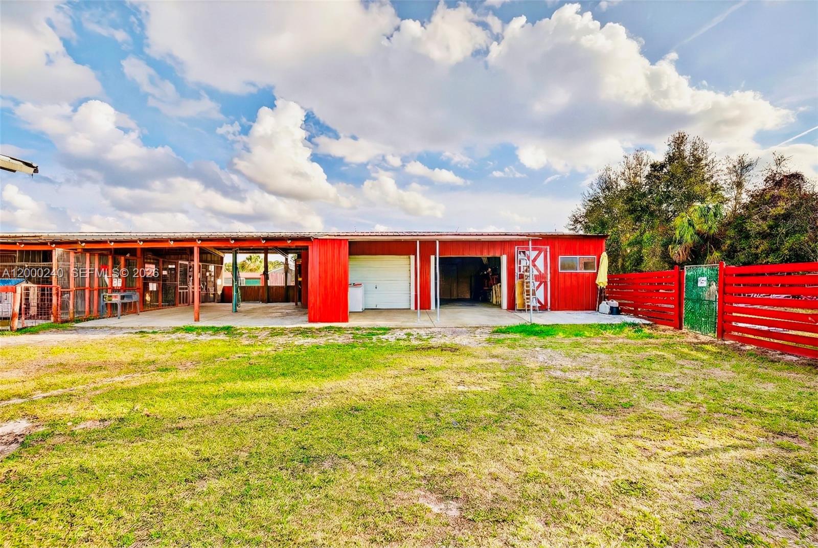 Established Petting Zoo with Extensive Animal Infrastructure