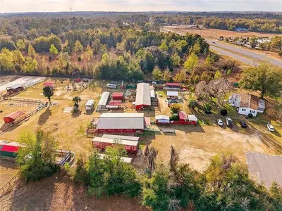 Established Petting Zoo with Extensive Animal Infrastructure