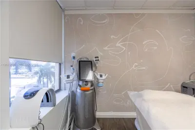 Thriving Aesthetic  Beauty Studio with Sublease Income