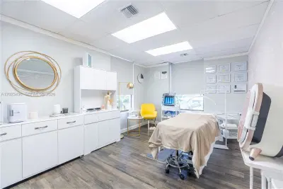 Thriving Aesthetic  Beauty Studio with Sublease Income