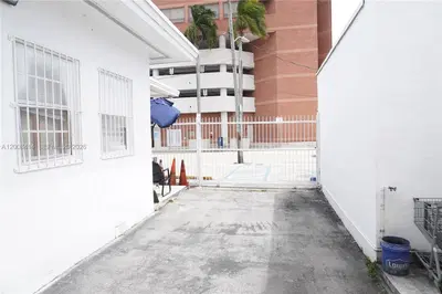 Valuable 4COP Liquor License and Essential FFE Package