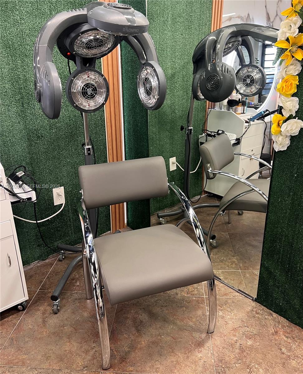 Turnkey Hair Extension and Wig Salon with Loyal Clientele