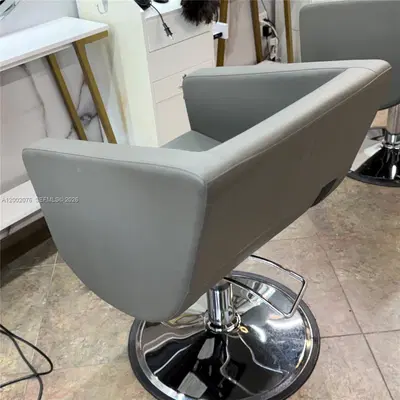 Turnkey Hair Extension and Wig Salon with Loyal Clientele