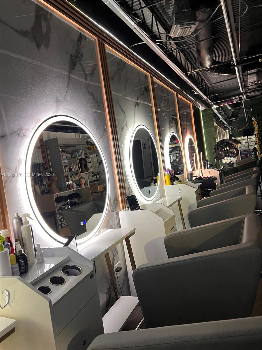 Turnkey Hair Extension and Wig Salon with Loyal Clientele