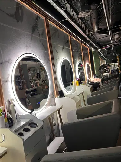 Turnkey Hair Extension and Wig Salon with Loyal Clientele