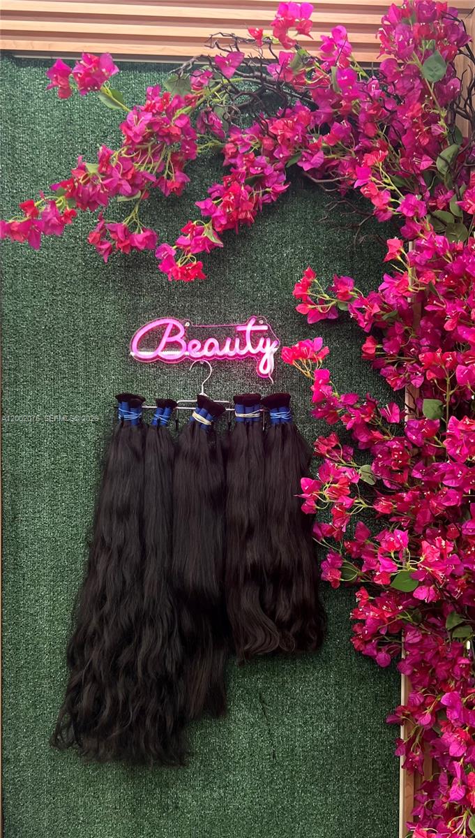 Turnkey Hair Extension and Wig Salon with Loyal Clientele