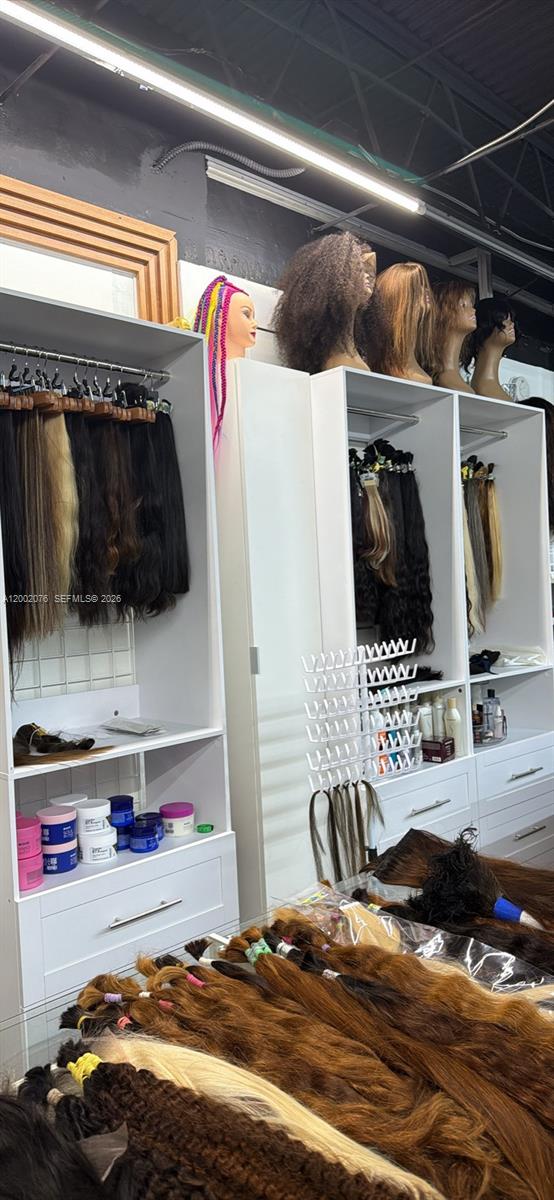 Turnkey Hair Extension and Wig Salon with Loyal Clientele