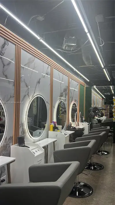 Turnkey Hair Extension and Wig Salon with Loyal Clientele