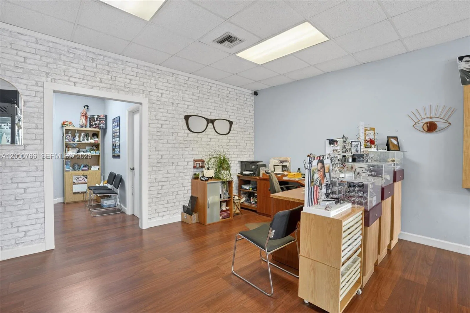 Established Optical Shop with Loyal Customer Base