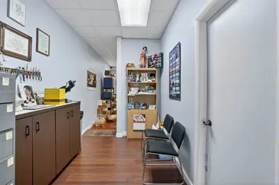 Established Optical Shop with Loyal Customer Base