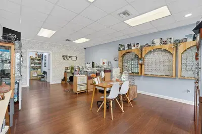 Established Optical Shop with Loyal Customer Base