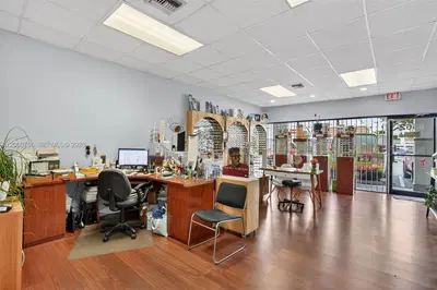 Established Optical Shop with Loyal Customer Base