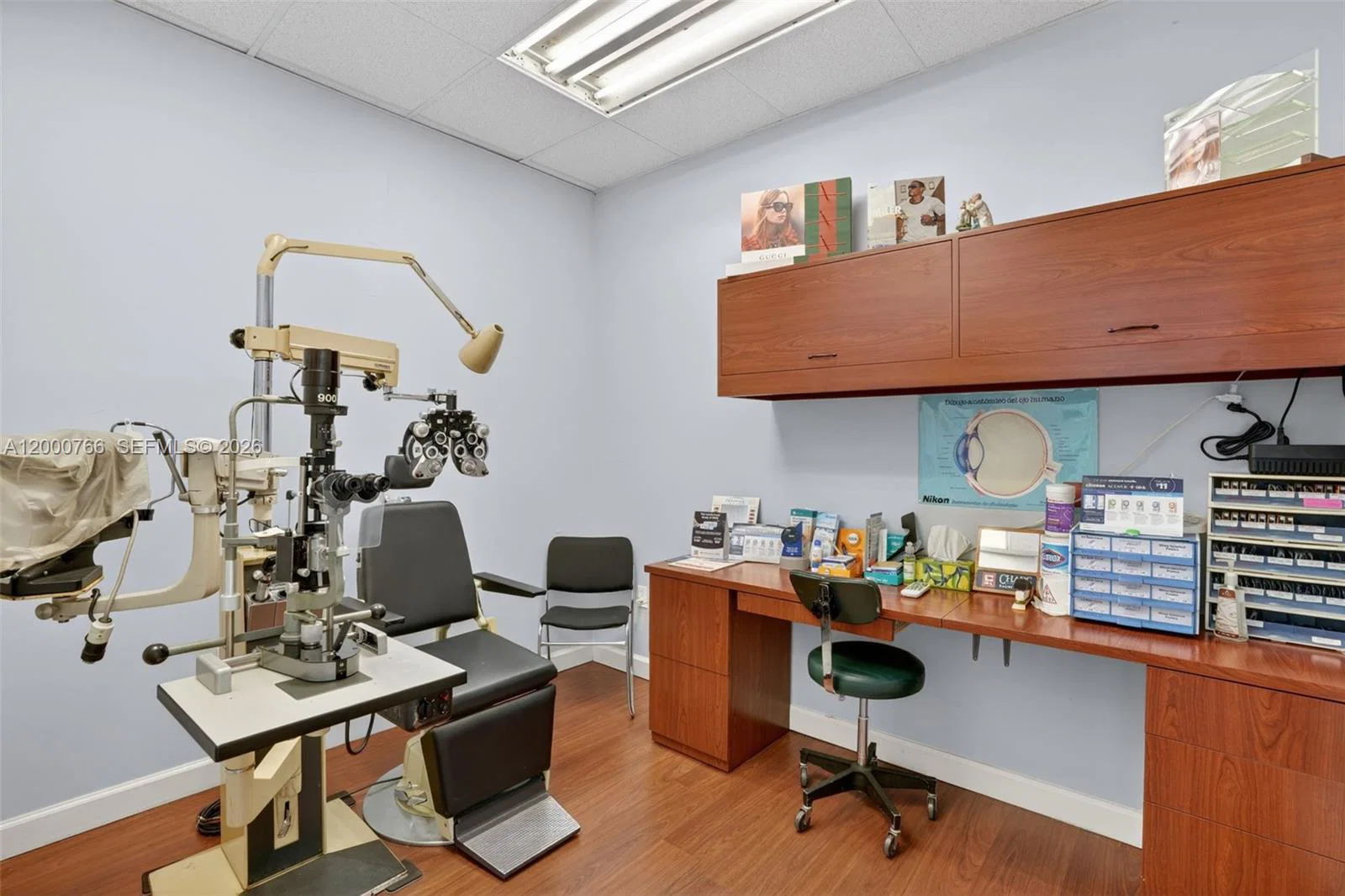 Established Optical Shop with Loyal Customer Base