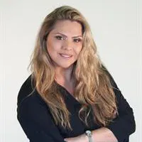 Isis Cunha
