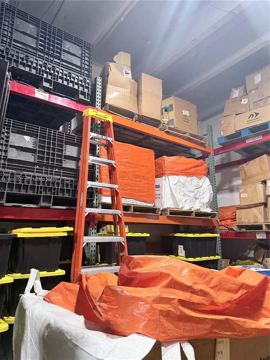 Complete Bins Resale Market Equipment and Fixtures