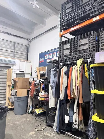 Complete Bins Resale Market Equipment and Fixtures