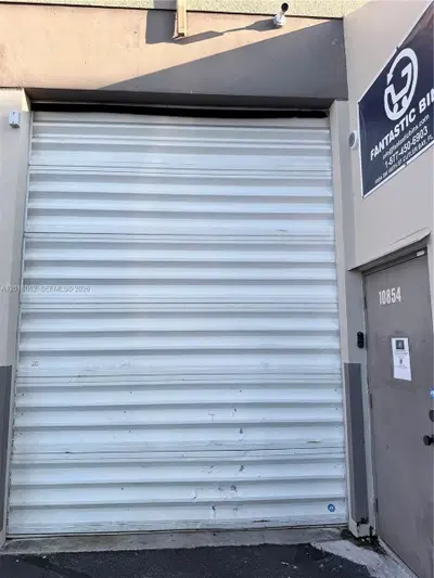Complete Bins Resale Market Equipment and Fixtures