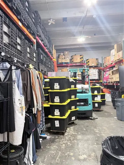 Complete Bins Resale Market Equipment and Fixtures