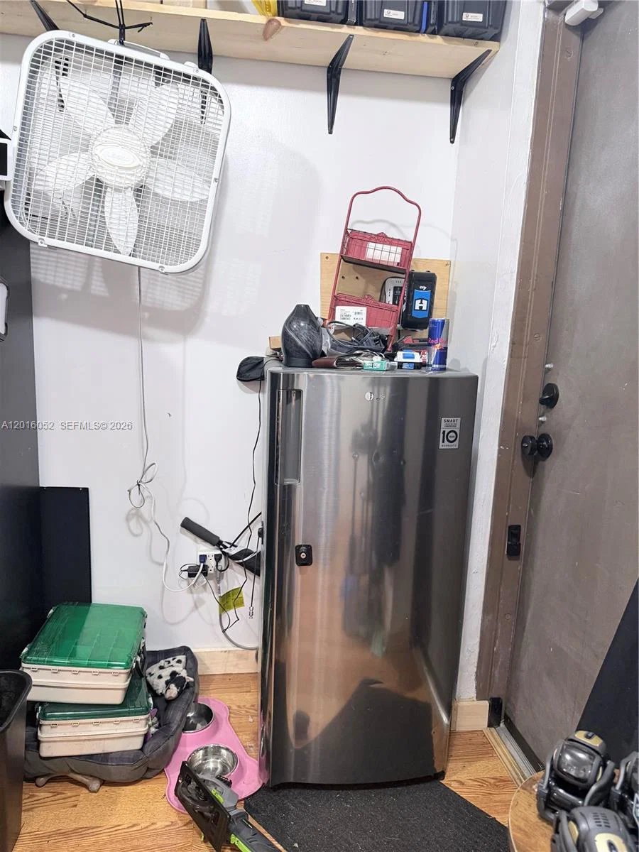 Complete Bins Resale Market Equipment and Fixtures