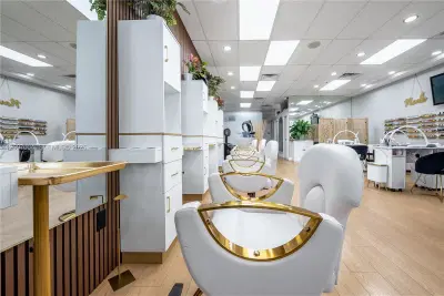 Luxury Salon Assets with High End Finishes and Custom Fixtures