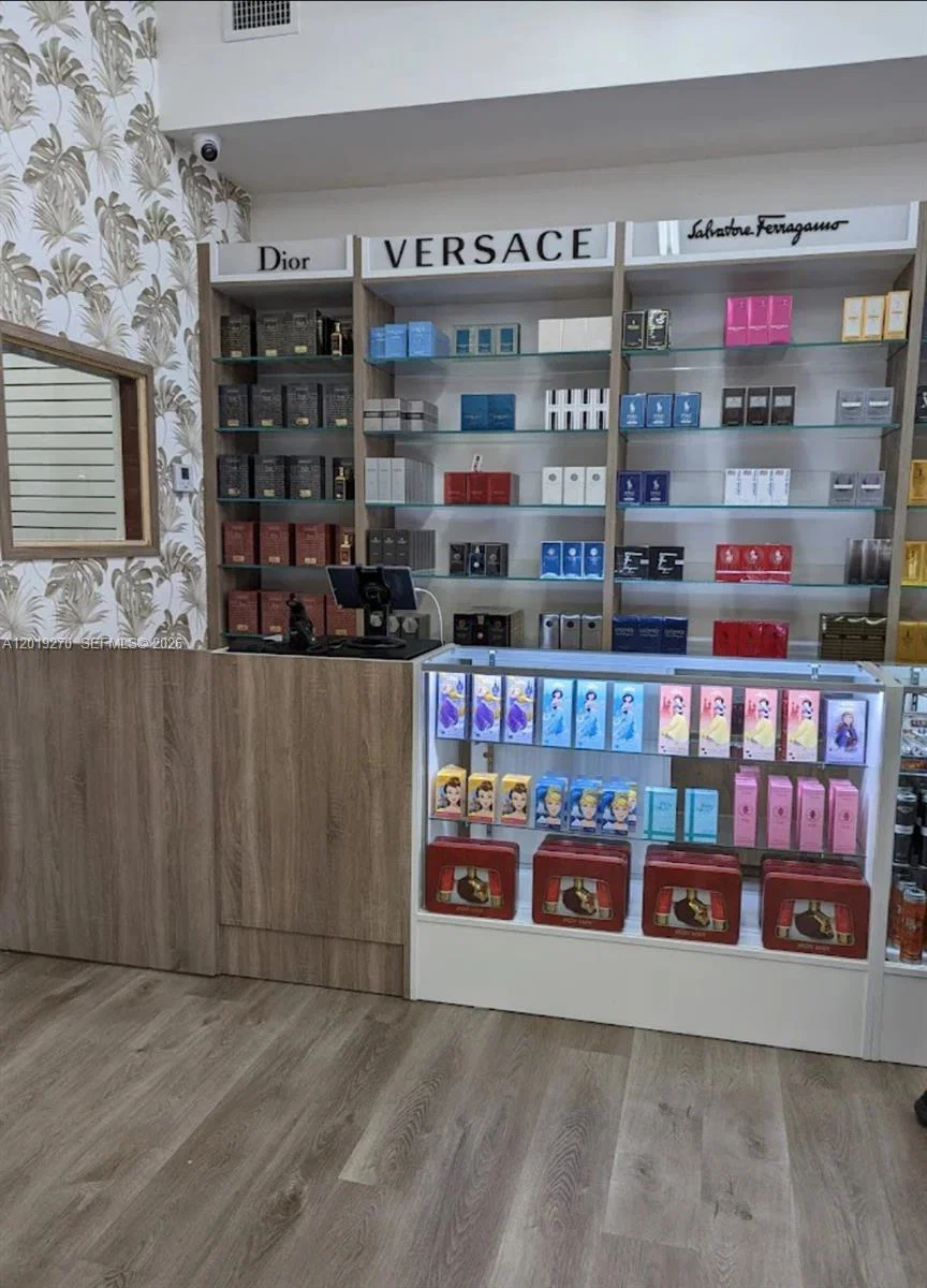 Complete Cosmetics Store Assets with Prime Display Cases