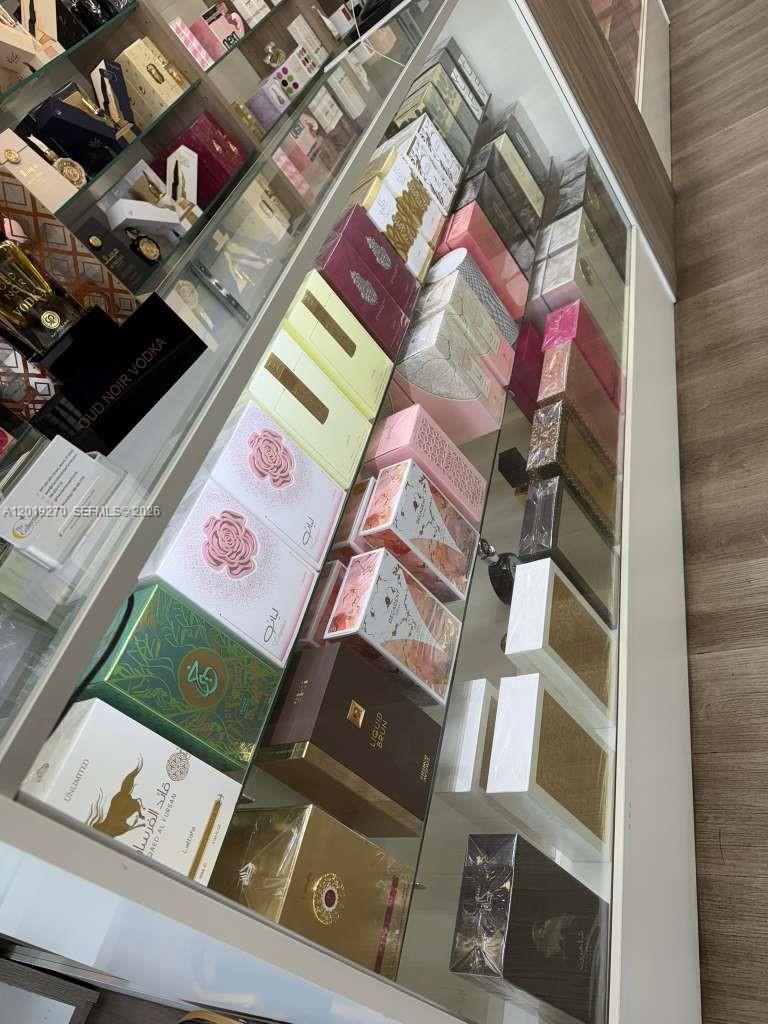 Complete Cosmetics Store Assets with Prime Display Cases