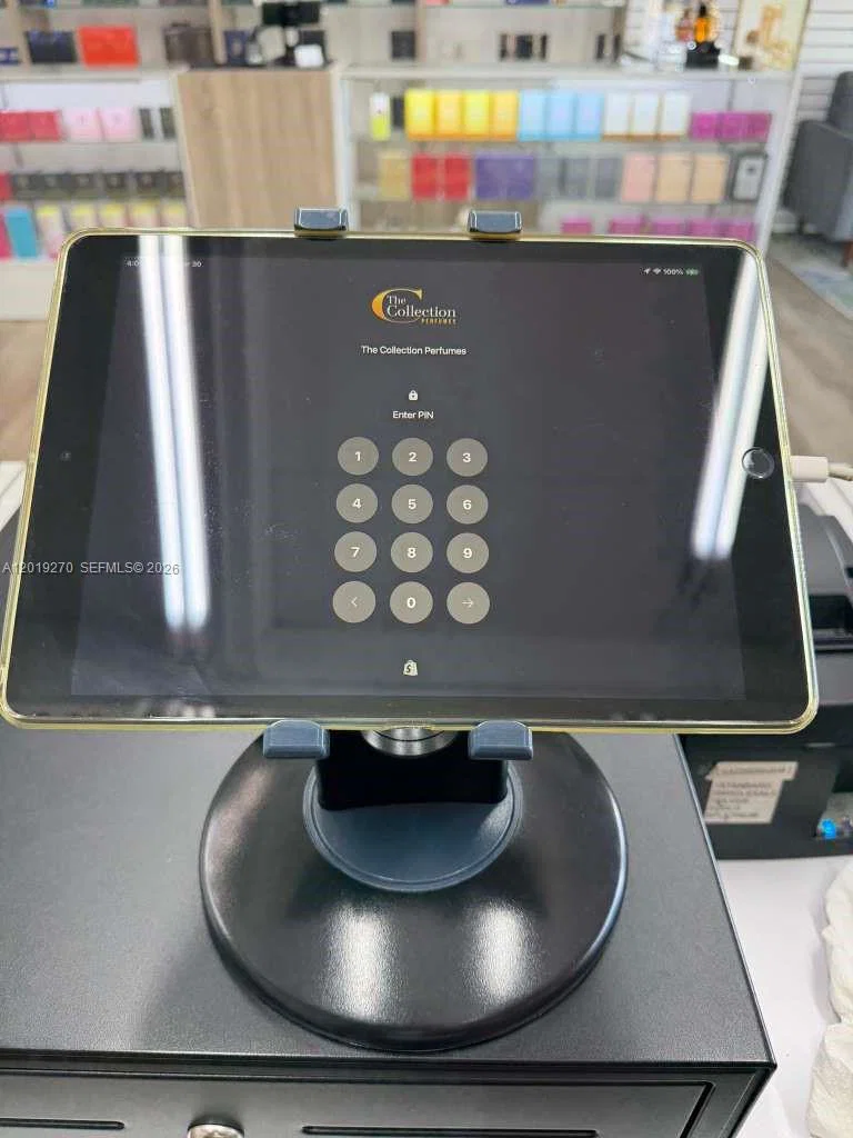 Complete Cosmetics Store Assets with Prime Display Cases