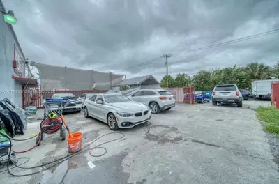 Turnkey Auto Body Shop with Established Dealership Contracts