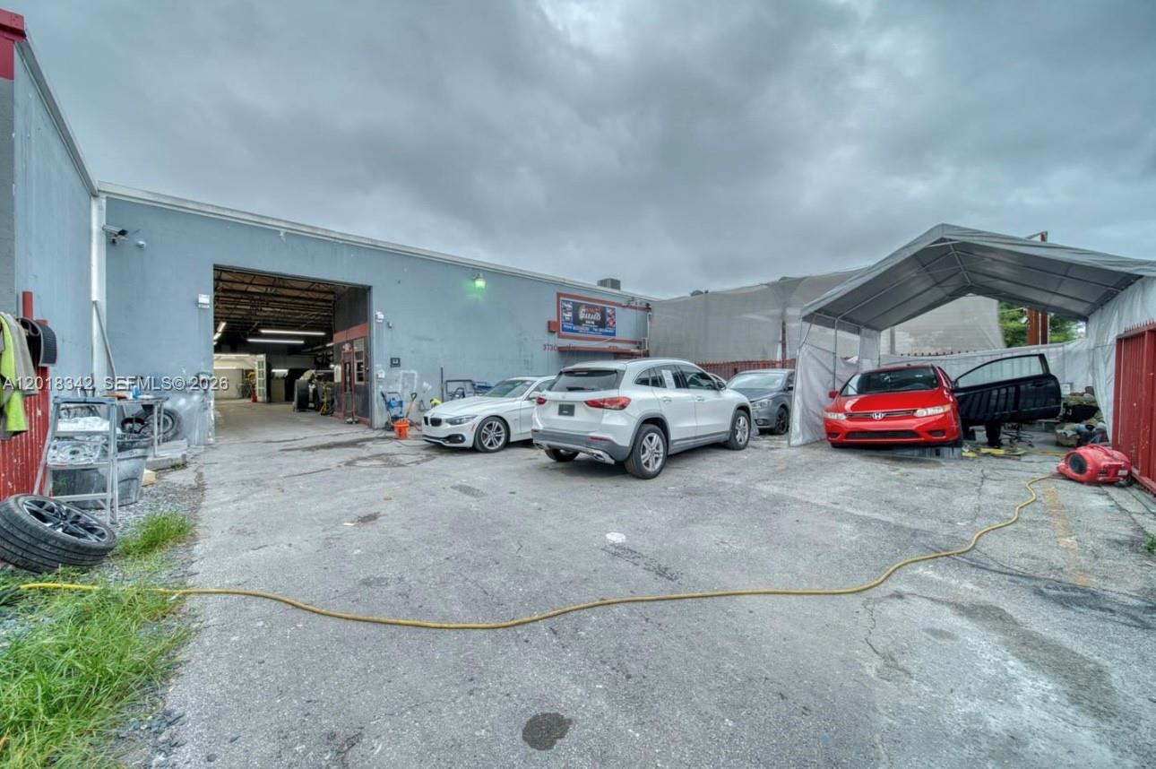 Turnkey Auto Body Shop with Established Dealership Contracts