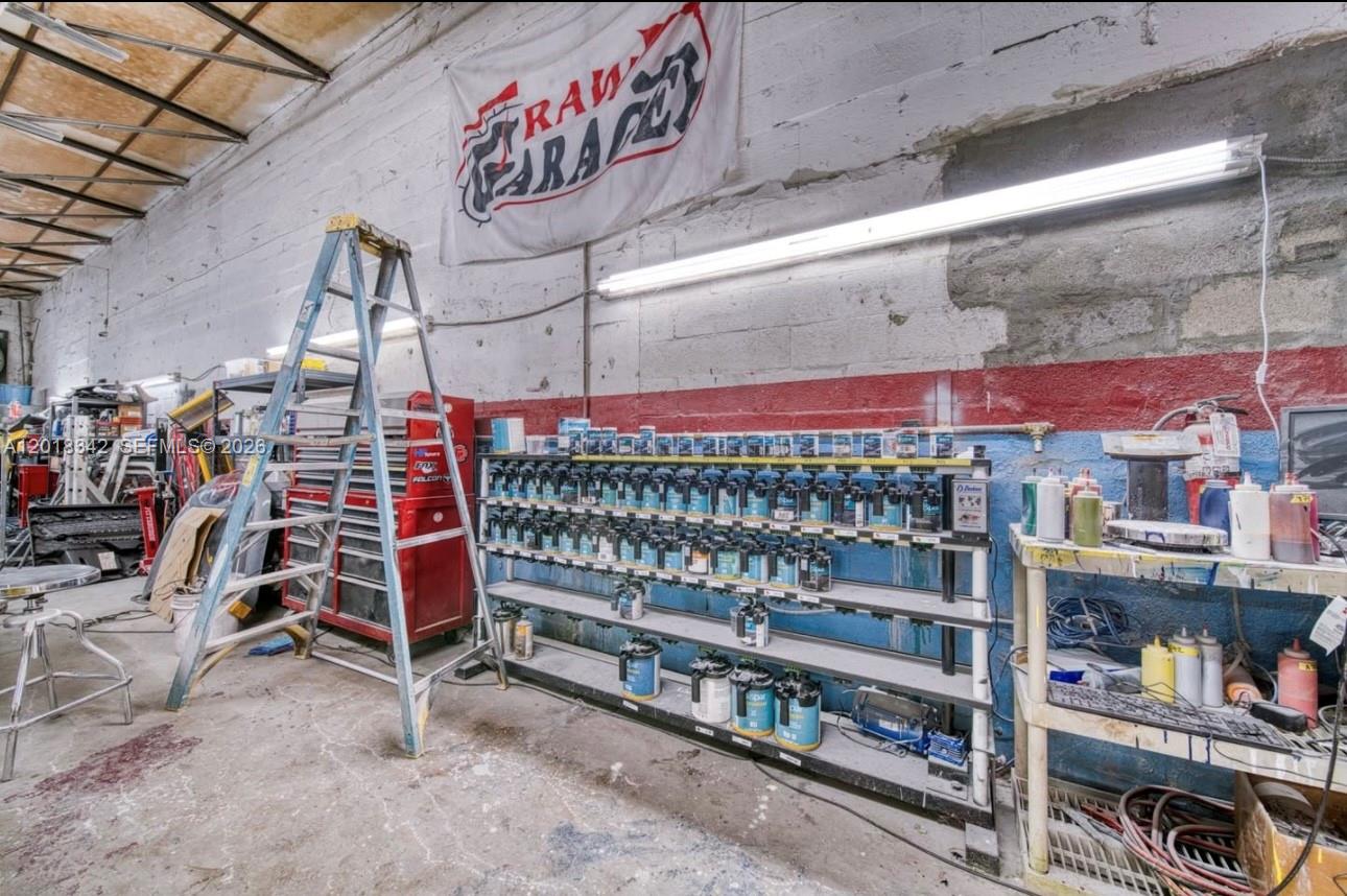 Turnkey Auto Body Shop with Established Dealership Contracts