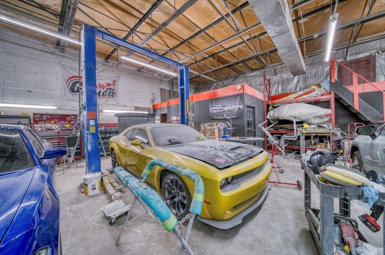 Turnkey Auto Body Shop with Established Dealership Contracts