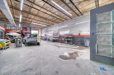Turnkey Auto Body Shop with Established Dealership Contracts
