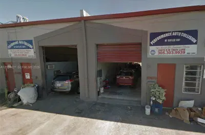 Established Auto Body Repair Shop with Strong Client Base