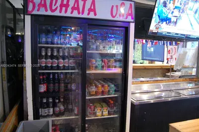 Established Restaurant  Entertainment Venue with Full Kitchen