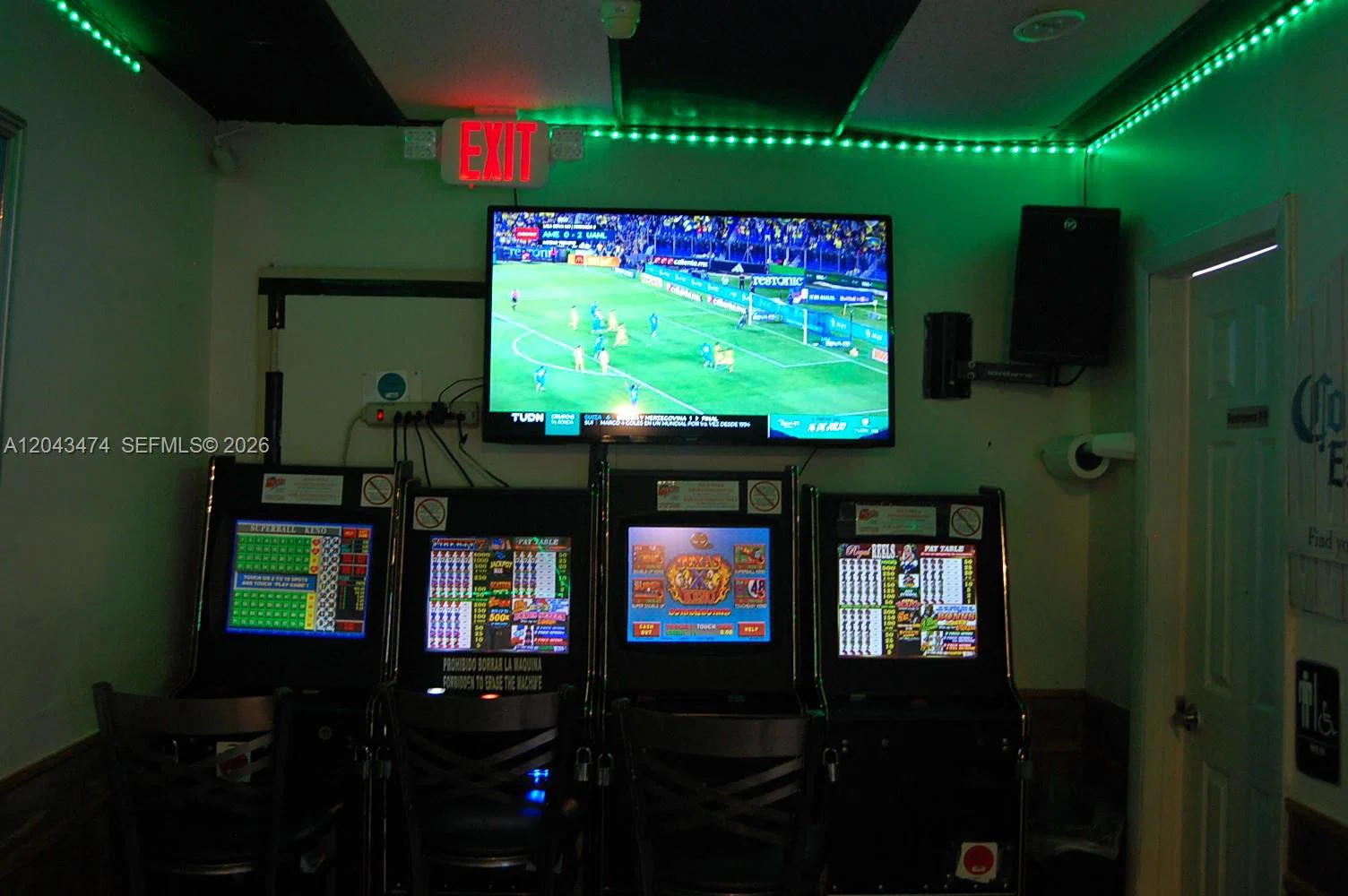 Established Restaurant Entertainment Venue with Full Kitchen