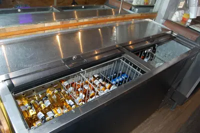 Established Restaurant  Entertainment Venue with Full Kitchen