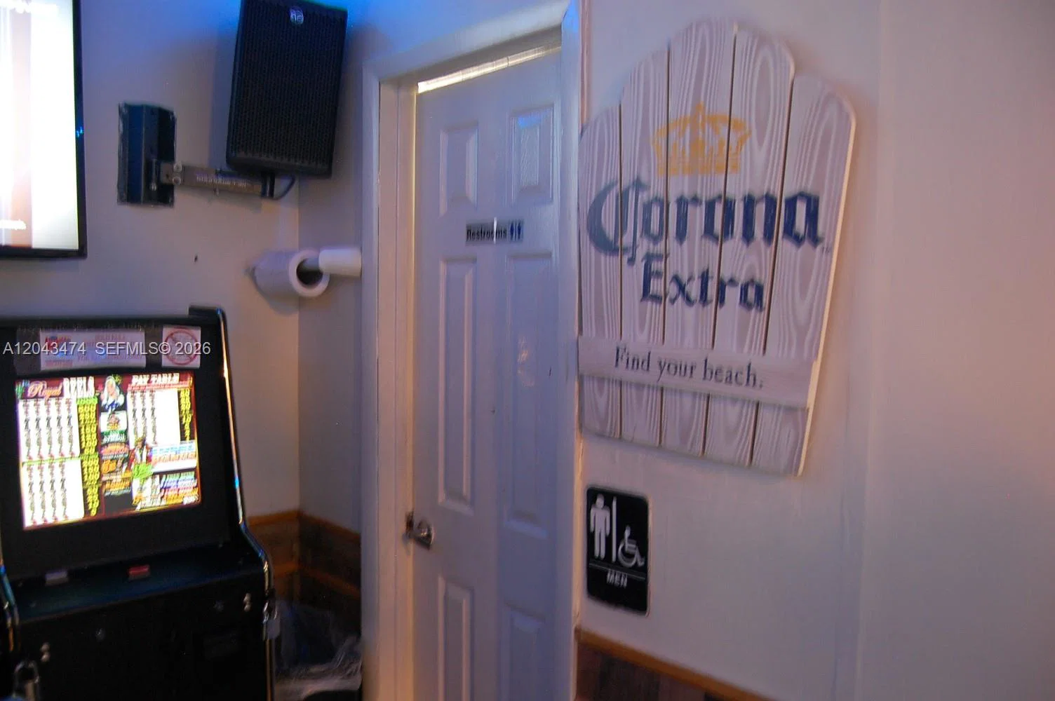 Established Restaurant  Entertainment Venue with Full Kitchen