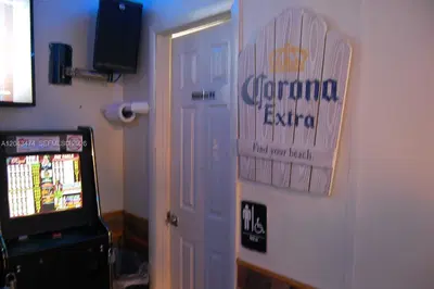 Established Restaurant  Entertainment Venue with Full Kitchen
