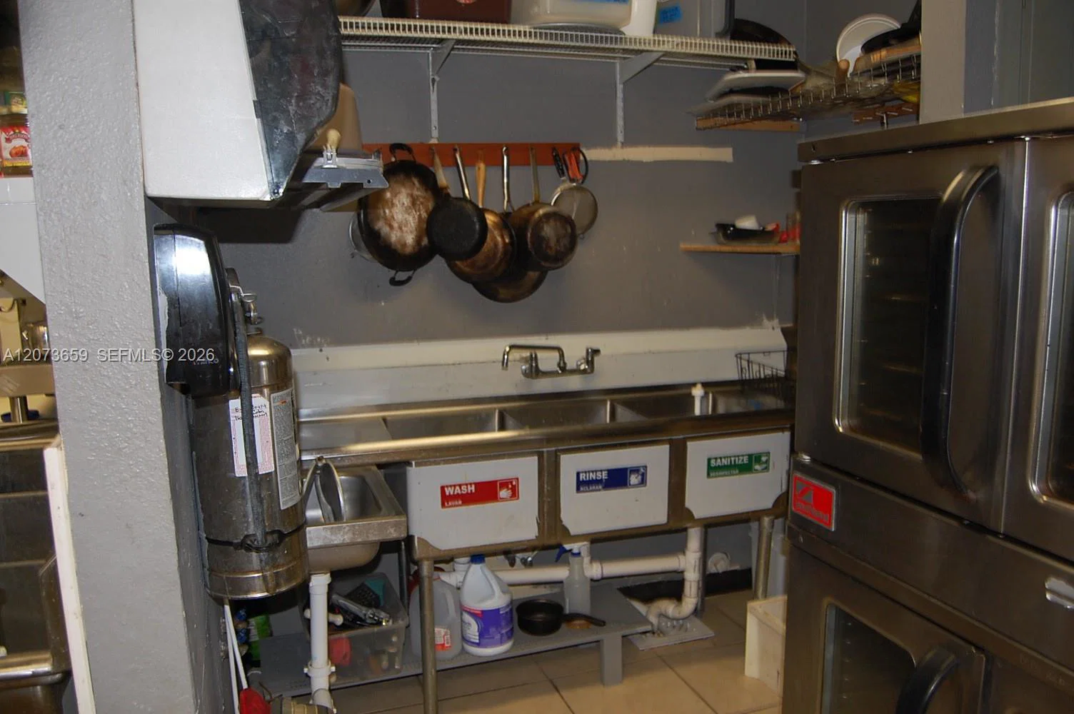 Niche Honduran Grocery and Prepared Food Business with Loyal Clientele