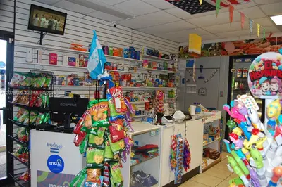 Niche Honduran Grocery and Prepared Food Business with Loyal Clientele