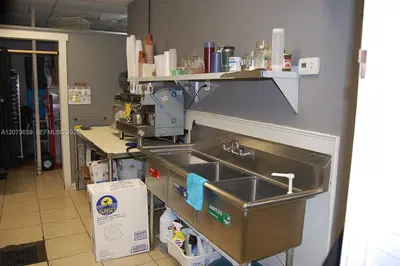 Niche Honduran Grocery and Prepared Food Business with Loyal Clientele