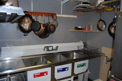 Niche Honduran Grocery and Prepared Food Business with Loyal Clientele