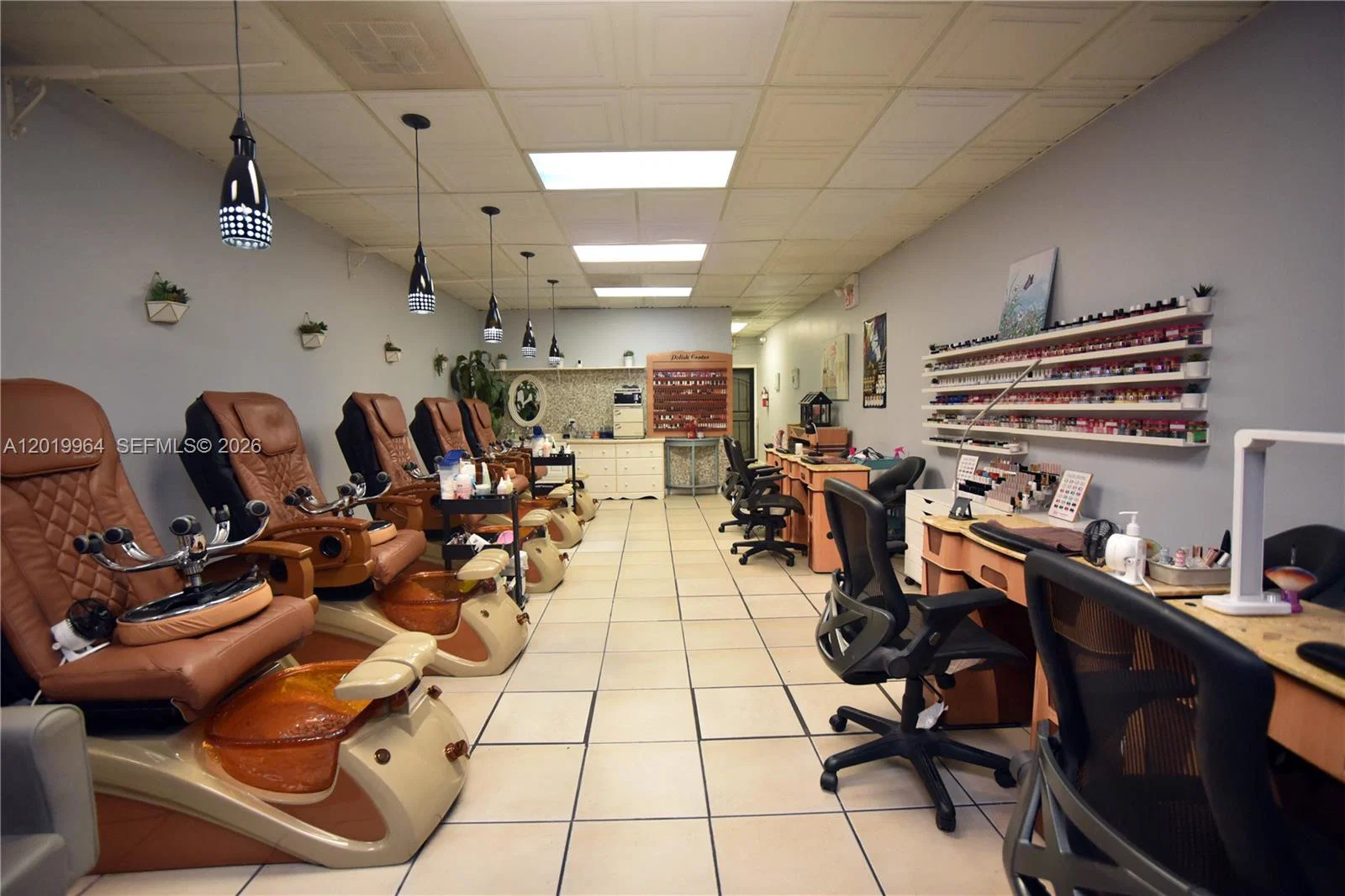 Complete Nail Salon Equipment Package with Established Clientele