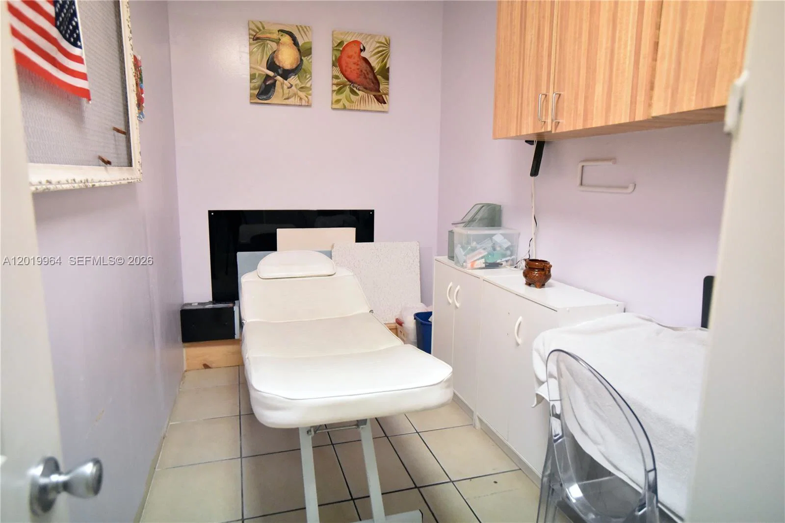Complete Nail Salon Equipment Package with Established Clientele