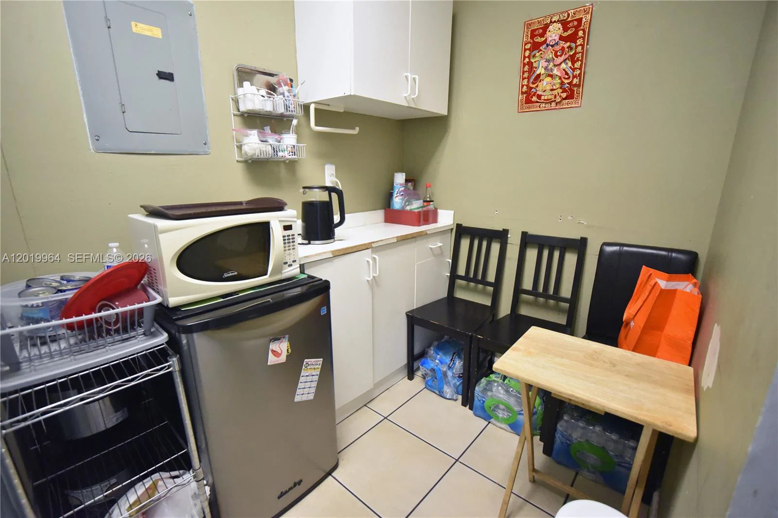 Complete Nail Salon Equipment Package with Established Clientele