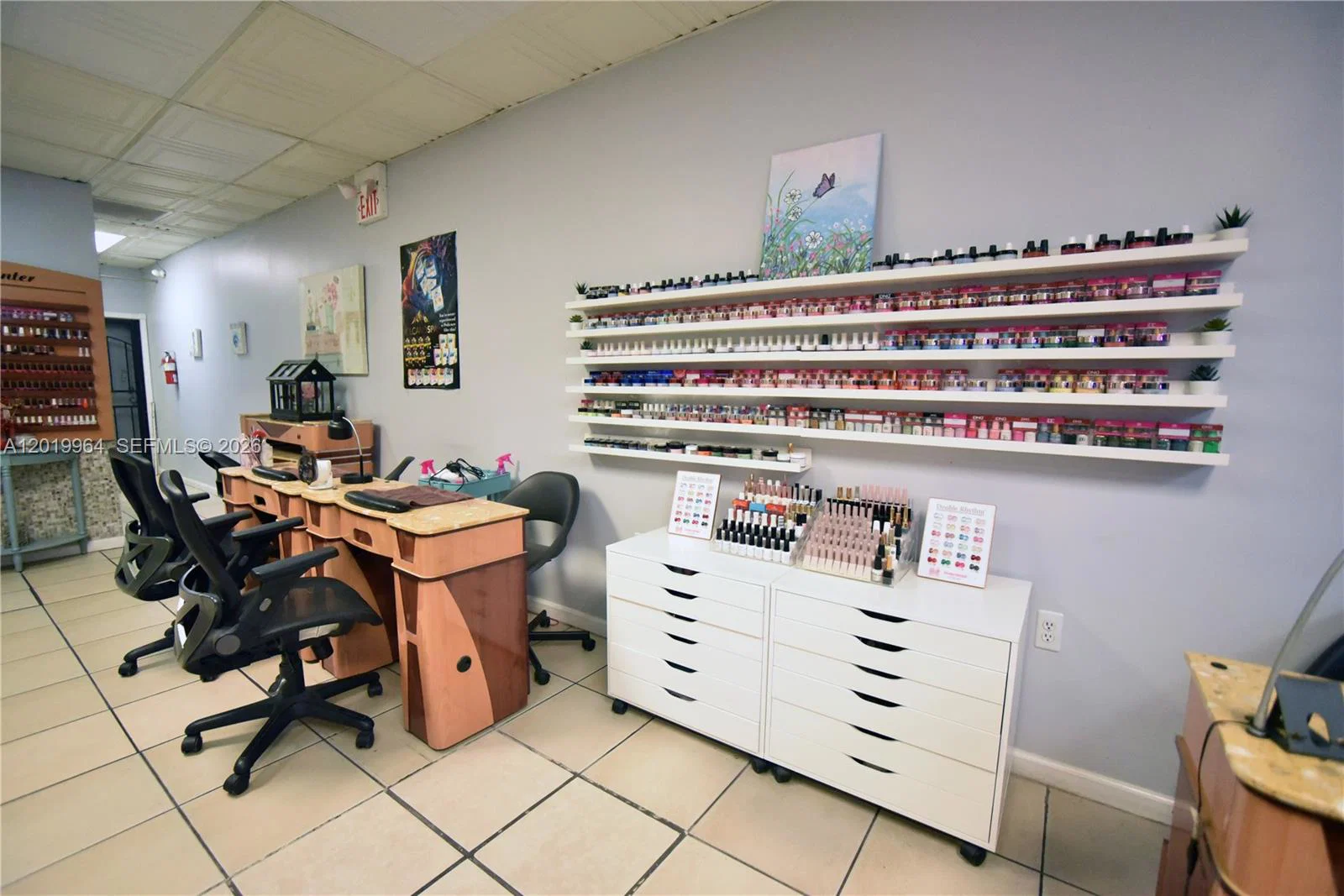 Complete Nail Salon Equipment Package with Established Clientele