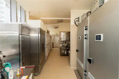 Thriving Multi Location Artisan Bakery  Caf Brand with Scalable Infrastructure