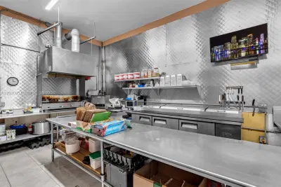 Complete Pizzeria Equipment Package with Commercial Grade Fixtures